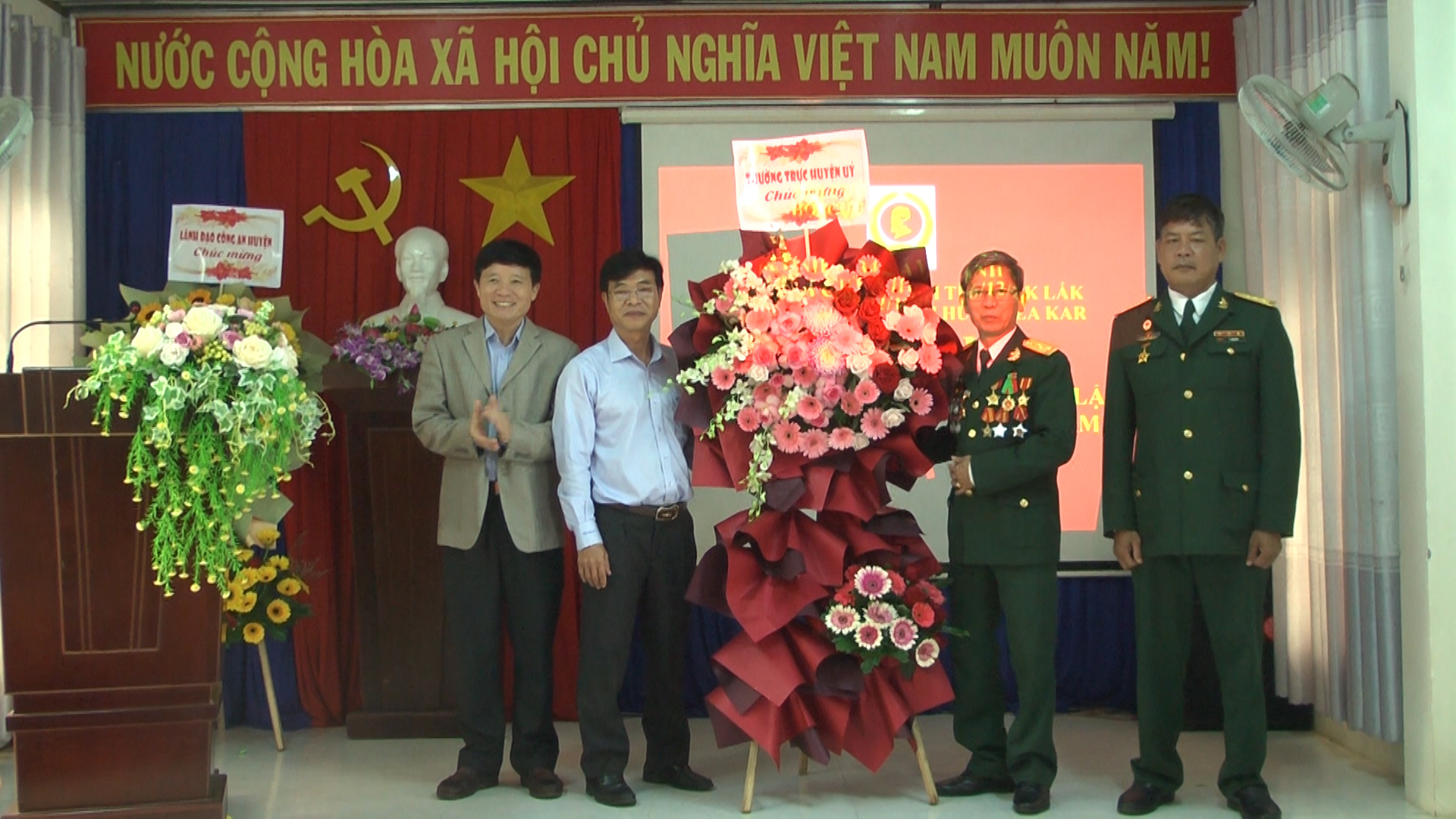 Hội Cựu Chiến binh huyện EaKar tổ chức Tọa đàm kỷ niệm 34 năm thành lập Hội Cựu chiến binh Việt Nam